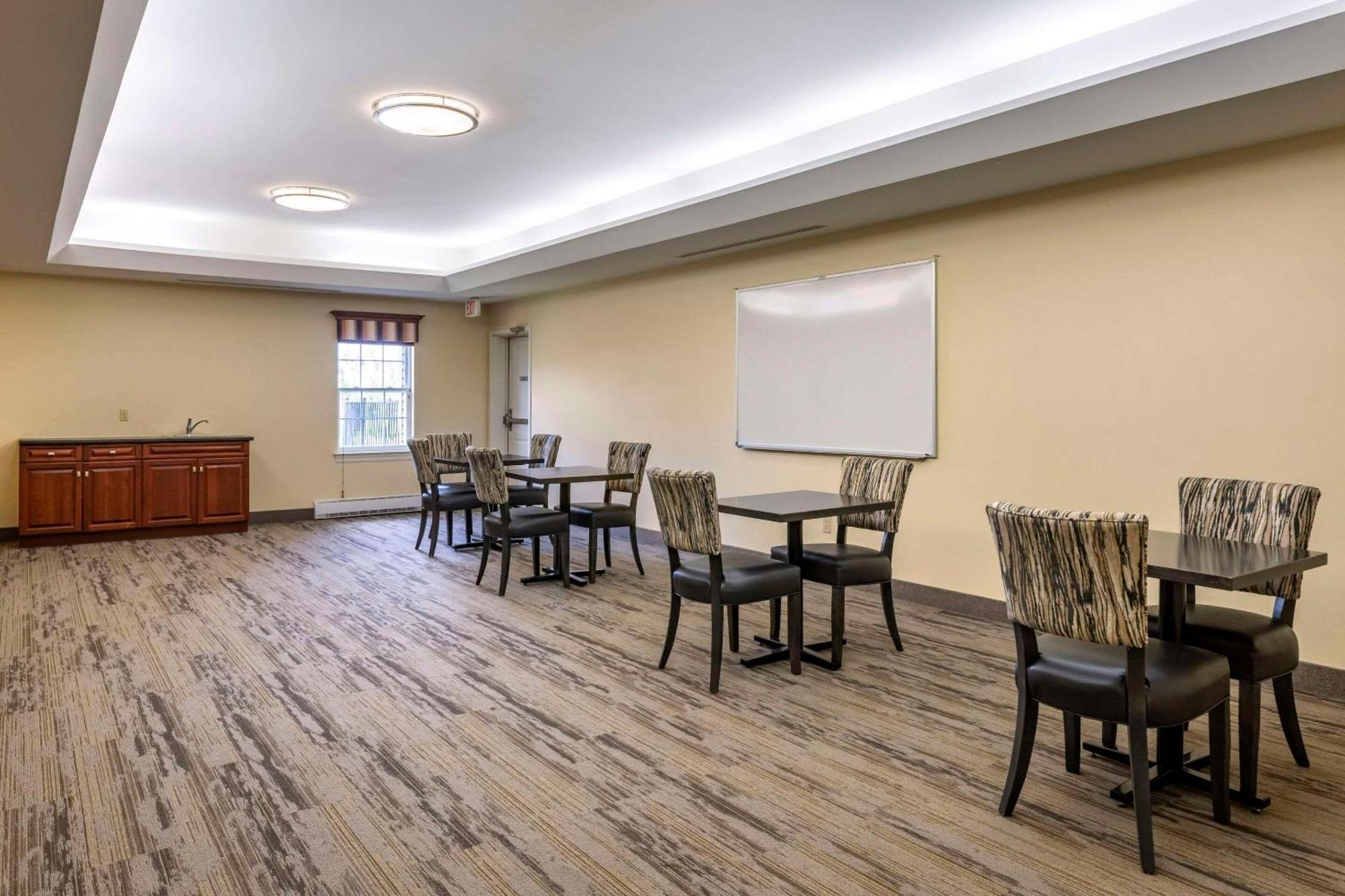 Quality Inn & Suites Quispamsis Rothesay Εξωτερικό φωτογραφία